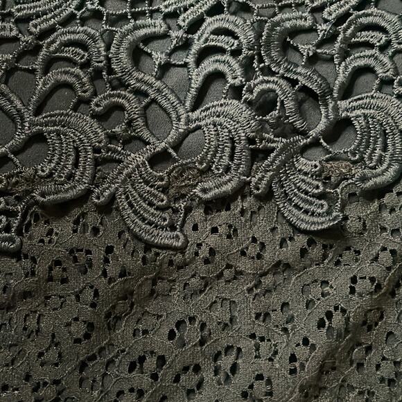 Ann Taylor Lace Blouse | Emerald Green short sleeved lined size small - Picture 3 of 7